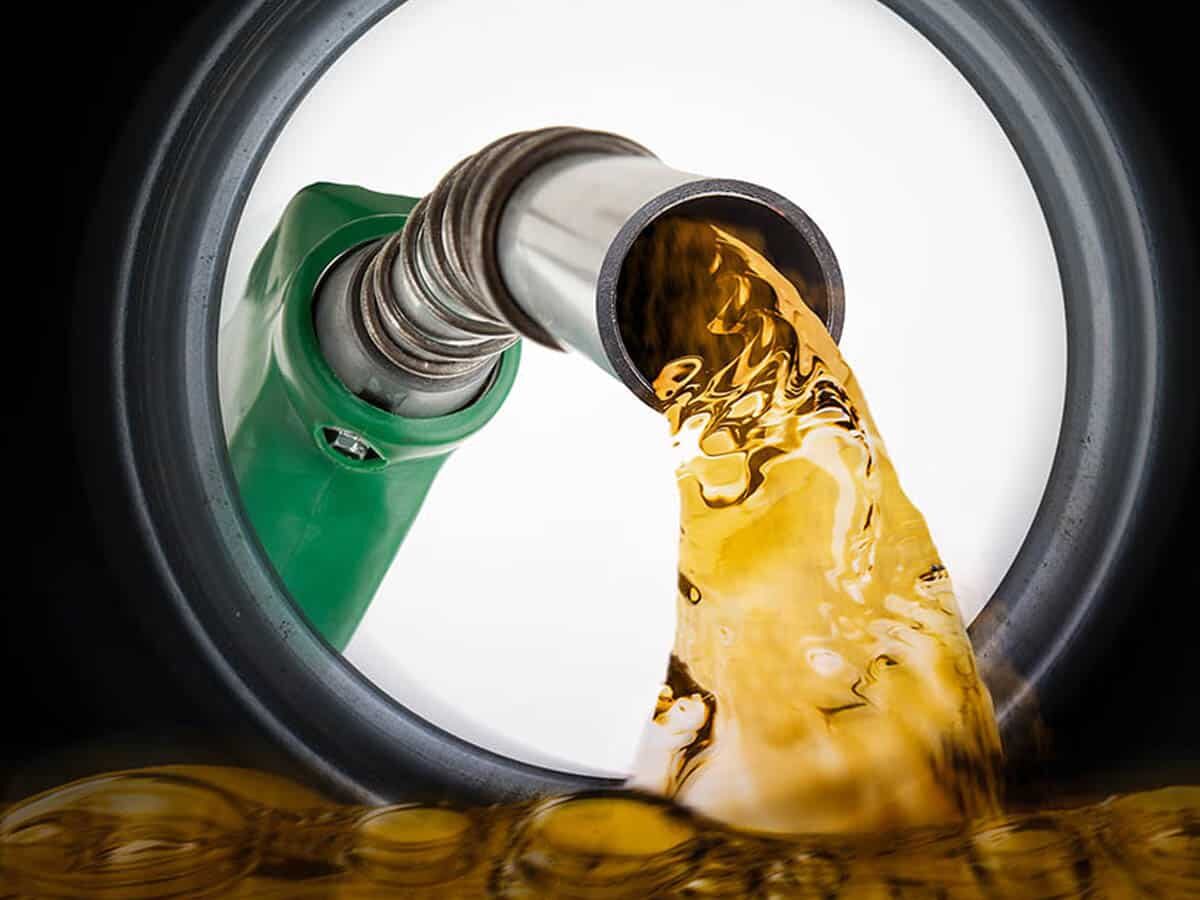 Petrol-Diesel Prize Today: फुल करा लीजिए टैंक सरकार ने दी पेट्रोल और डीजल की कीमतों में बड़ी राहत, जानिए क्या है आपके शहर में कीमत