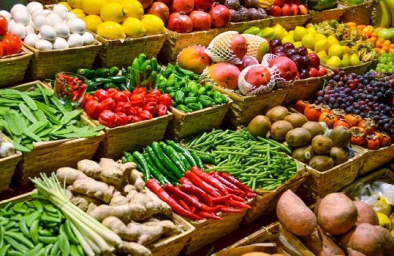 Vegetables Price : सब्जियों की कीमत में आई जबरदस्त उछाल, खाने की थाली से सब्जियां हुई गायब, दाल से चलाना पड़ रहा काम