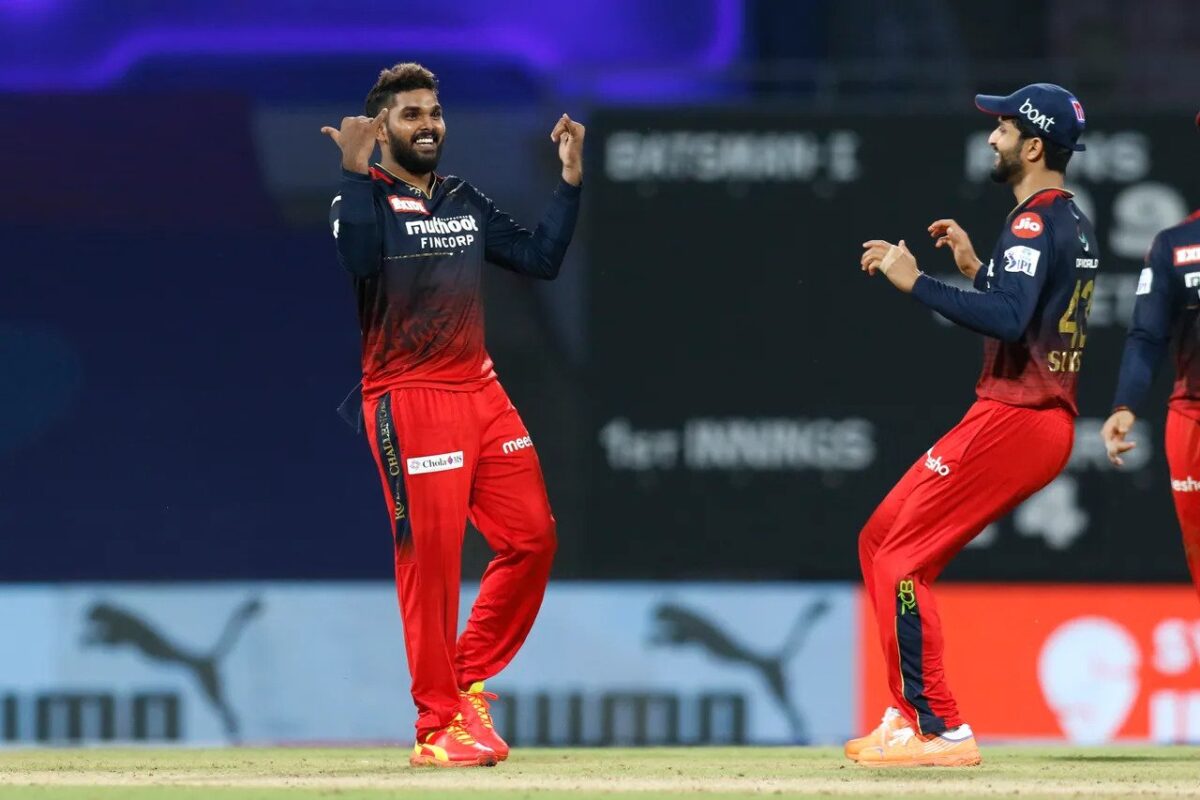 वानिंदु हसरंगा ने खोल दिया अपनी सफलता का राज, अपने जश्न के पीछे की वजह बताई