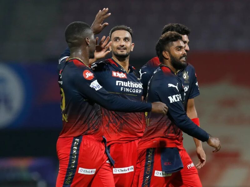 हर्षल पटेल और वानिंदु हसरंगा सोशल मीडिया पर छाए, जमकर ट्रोल हुई कोलकाता 
