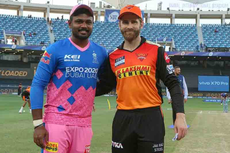 IPL 2022, SRH vs RR: सनराइजर्स हैदराबाद ने टॉस जीतकर पहले गेंदबाजी करने का किया फैसला, यहाँ पर देखें दिग्गजों से सजी दोनों की प्लेइंग 11