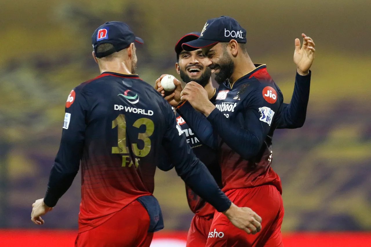 विराट कोहली को इस दिग्गज क्रिकेटर ने दी सलाह, ब्रेक लेकर कमेंट्री में चले चले जाएं