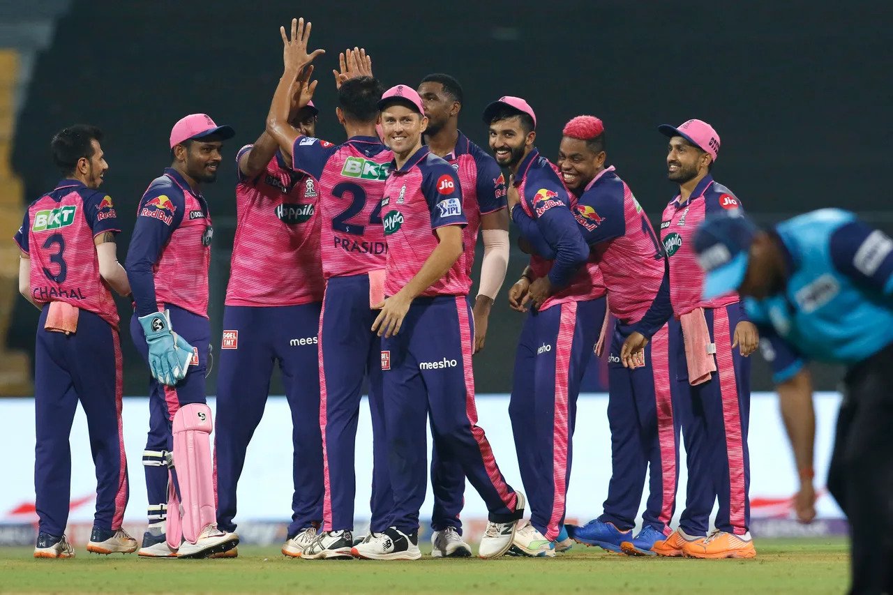 विवादित मुकाबले में 15 रनों से हारी दिल्ली कैपिटल्स की टीम, ऋषभ पंत ने खड़ा किया सवाल