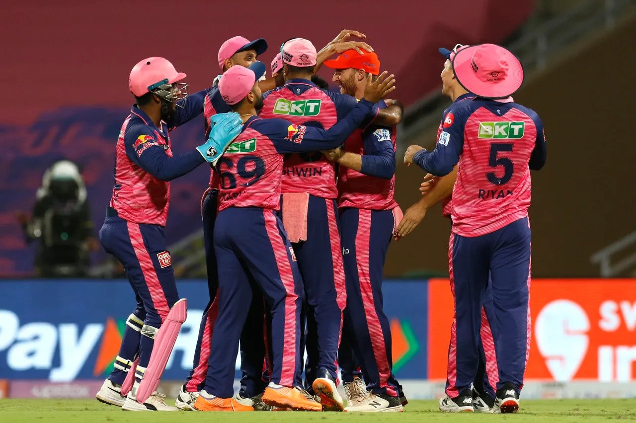 IPL 2022, DC vs GT: राजस्थान रॉयल्स और गुजरात टाइटंस ने जीत दर्ज करके बदल दिया पॉइंटस टेबल का खेल, मुंबई को लगा बड़ा झटका