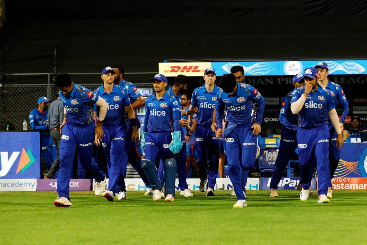 IPL 2022, CSK vs MI: मुंबई इंडियंस चेन्नई के खिलाफ टीम में करेगी 3 बड़े बदलाव, इस खिलाड़ी को मिल सकता है डेब्यू का मौका