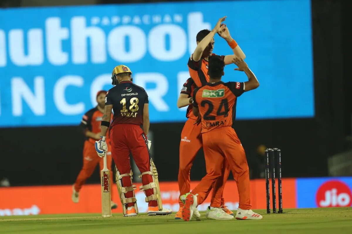 अभिषेक शर्मा सोशल मीडिया पर छाए, वहीं विराट कोहली का जमकर उड़ा मजाक