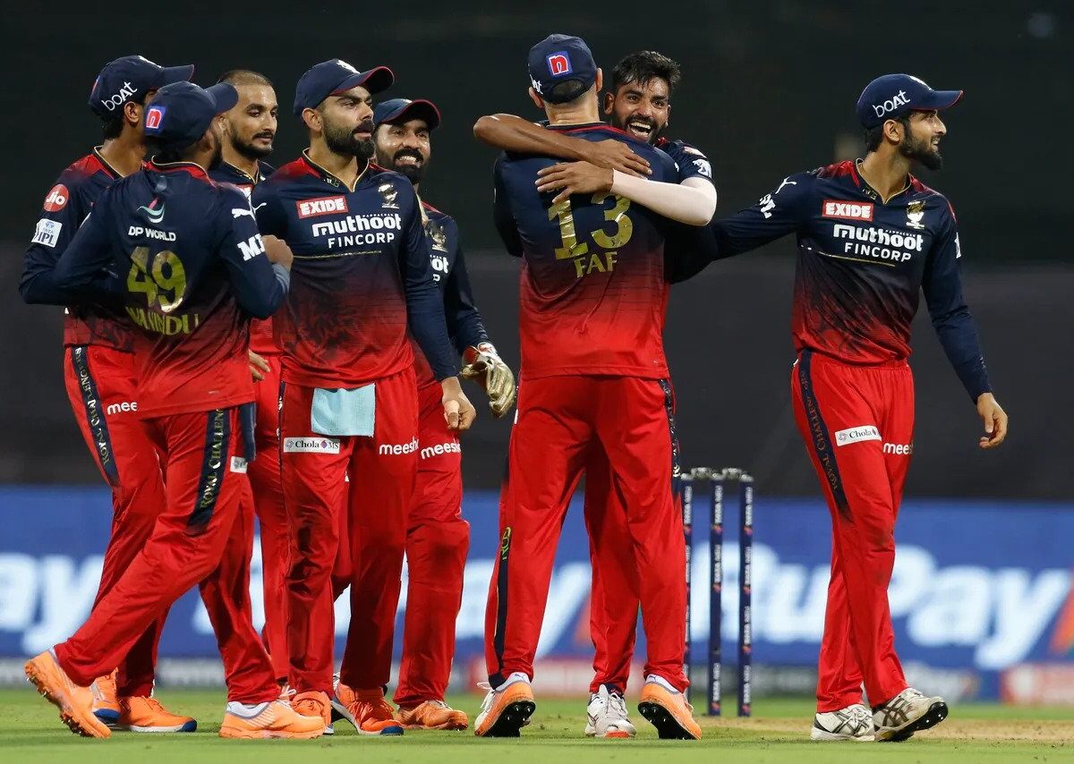 IPL 2022, SRH vs RCB: रॉयल चैलेंजर्स बैंगलोर के कप्तान फाफ डू प्लेसिस कर सकते हैं बड़ा बदलाव, जानिए RCB की प्लेइंग XI