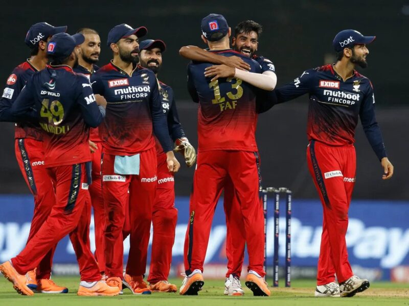 IPL 2022, SRH vs RCB: रॉयल चैलेंजर्स बैंगलोर के कप्तान फाफ डू प्लेसिस कर सकते हैं बड़ा बदलाव, जानिए RCB की प्लेइंग XI