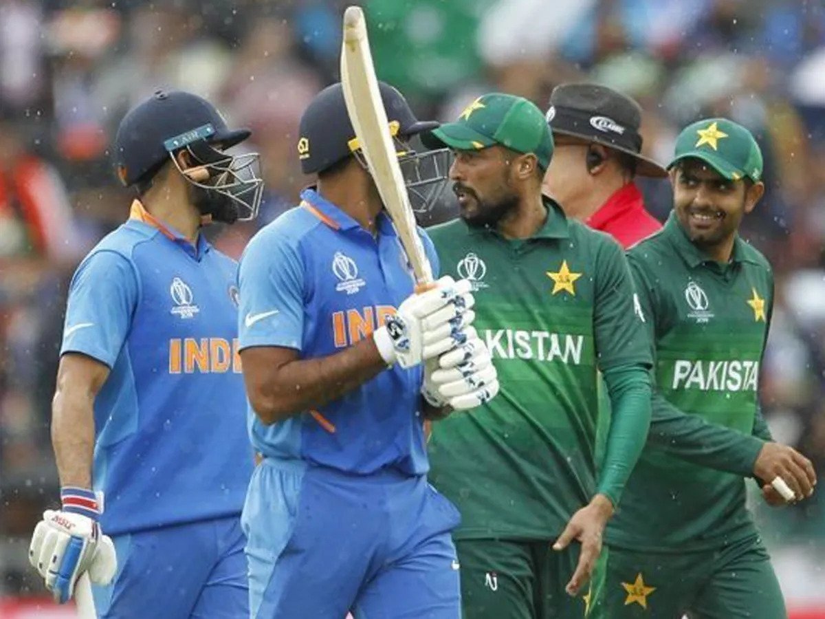 पाकिस्तानी क्रिकेटरों की पत्नियां भारत दौरे पर इसलिए आतीं थी साथ, हुआ बड़ा खुलासा