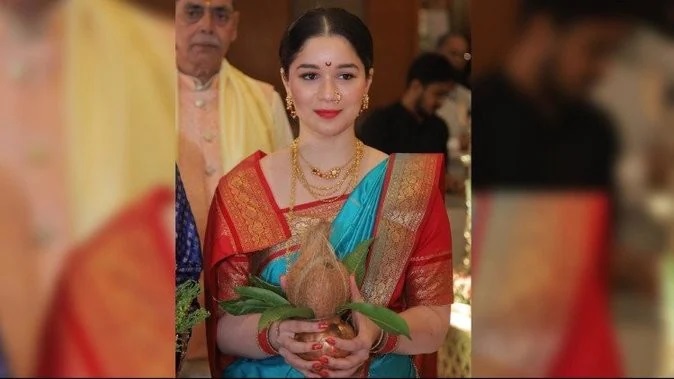 करीबी की शादी में Sara Tendulkar ने लिया मराठी लुक, फोटोज़ आई सामने