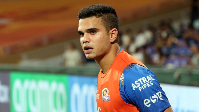 IPL 2022, MI vs DC: अर्जुन तेंदुलकर को प्लेइंग 11 में शामिल ना कर बुरे फंसे रोहित शर्मा, सोशल मीडिया में जमकर हो रहे है ट्रोल