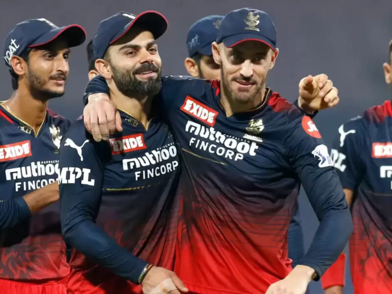 IPL 2022, RCB vs GT: प्लेऑफ में जाने के लिए इस प्लेइंग 11 को मौका देगी रॉयल चैलेंजर्स बैंगलोर, यह दिग्गज खिलाड़ी हो सकता है बाहर
