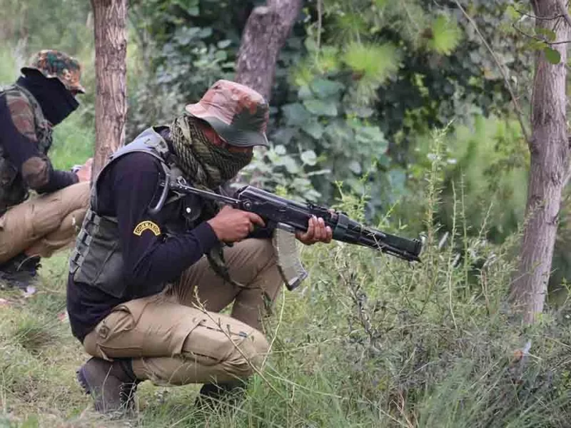 Jammu & Kashmir: अनंतनाग एनकाउंटर में सुरक्षाबलों ने किया 3 आतंकियों को ढेर, ऑपरेशन ज़ारी