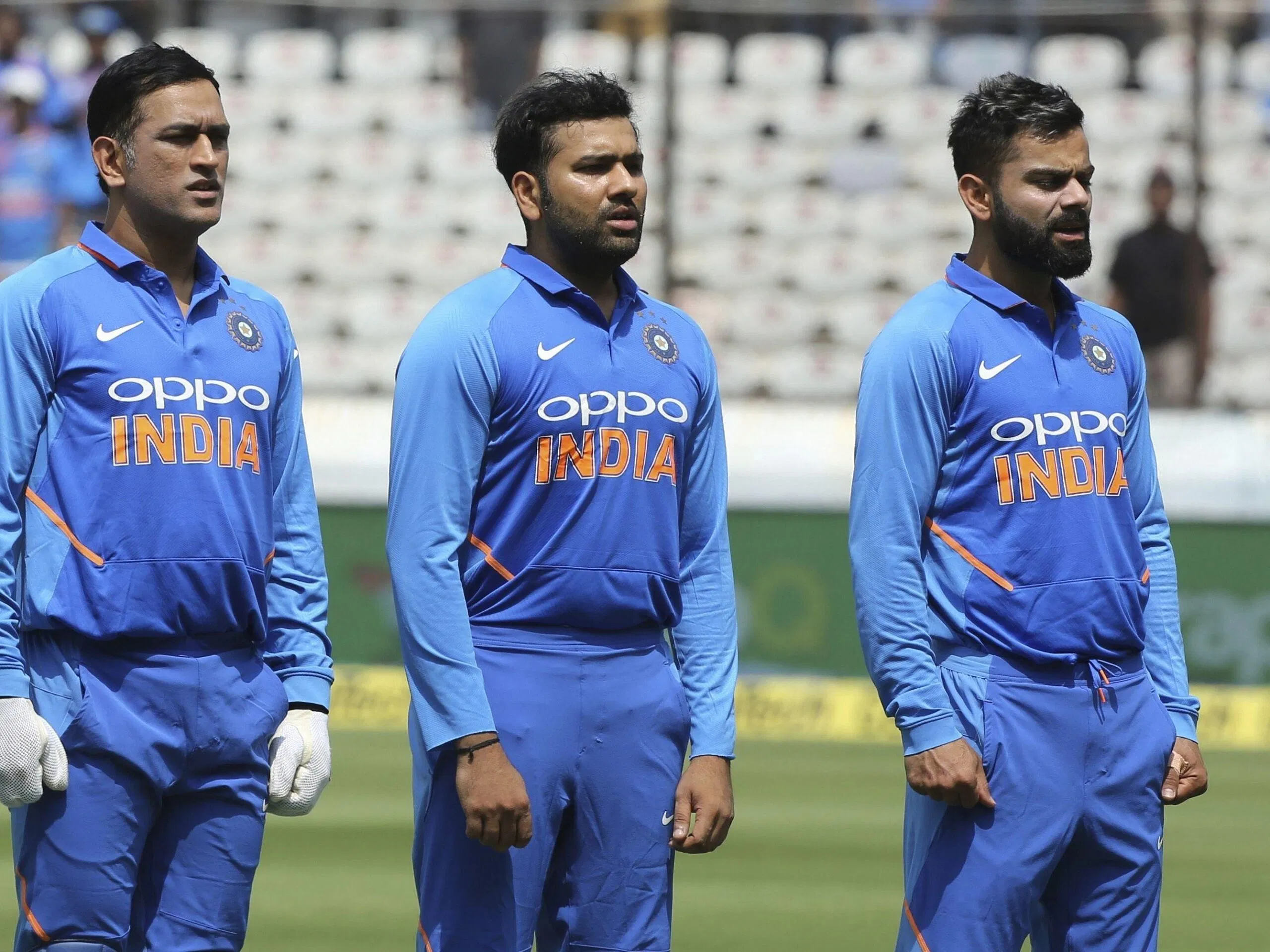 रोहित शर्मा- विराट कोहली के अलावा इन 3 खिलाड़ियों के कप्तानी में भी खेल चुके हैं MS DHONI