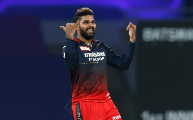 IPL 2022, RCB vs GT: पर्पल कैप का ताज़ हो गया है RCB के वानिंदु हसरंगा के नाम, युजवेंद्र चहल इतने विकेटों से हो गए पीछे