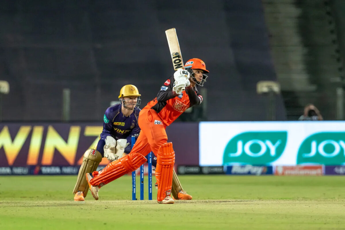 IPL 2022, SRH vs KKR: ऑरेंज कैप की लिस्ट में अब भी कायम है जोस बटलर का दबदबा, टॉप-10 में हुई अभिषेक शर्मा की एंट्री