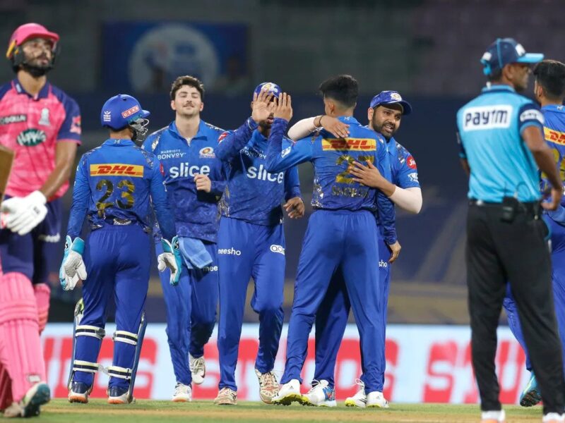 IPL 2022: मुंबई इंडियंस प्लेऑफ से बाहर होने के बाद भी तय करेगी इन 3 टीमों की किस्मत, जानिए कैसे होगा यह खेल