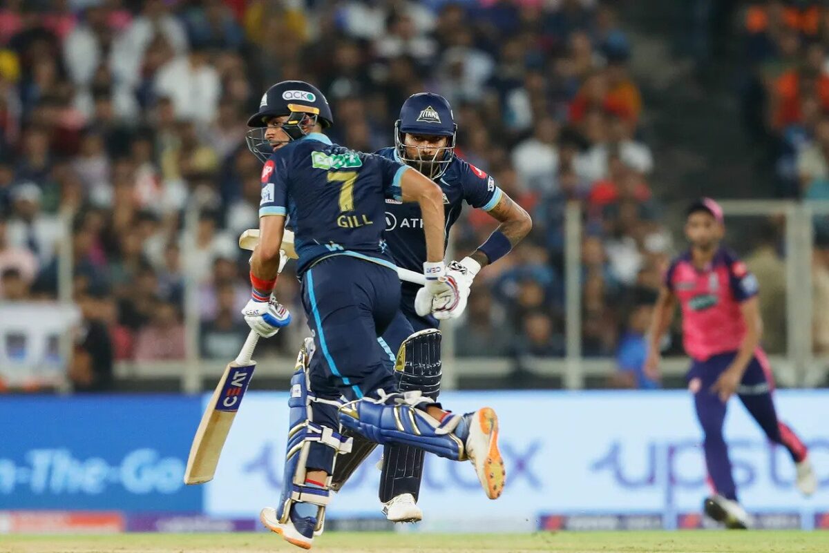 IPL 2022 FINAL, GT vs RR: हार्दिक पांडया की कप्तानी में गुजरात टाइटंस ने ट्रॉफी जीतकर रचा इतिहास, टूट गया राजस्थान का सपना