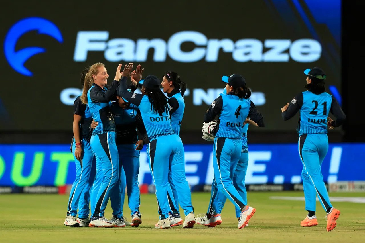 Women’s T20 2022 Final, VEL vs SUP: रोमांचक फाइनल मुक़ाबले में सुपरनोवास ने वेलोसिटी को 4 रनों से हरा कर तीसरा ख़िताब किया अपने नाम