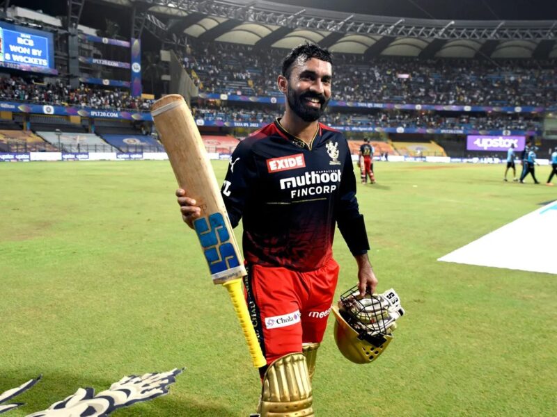 Dinesh Karthik के साथ खेला हुआ यह खिलाड़ी इंग्लैंड और भारत के T20 मैच में बना अंपायर