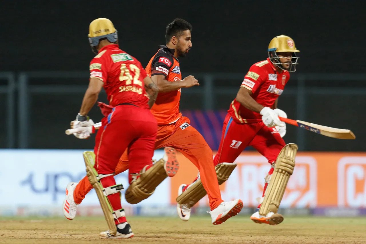 IPL 2022, PBKS vs SRH: पंजाब किंग्स ने सनराइजर्स हैदराबाद को 5 विकेट से हराकर किया सीजन का अंत, लिविंगस्टोन फिर से बने हीरो