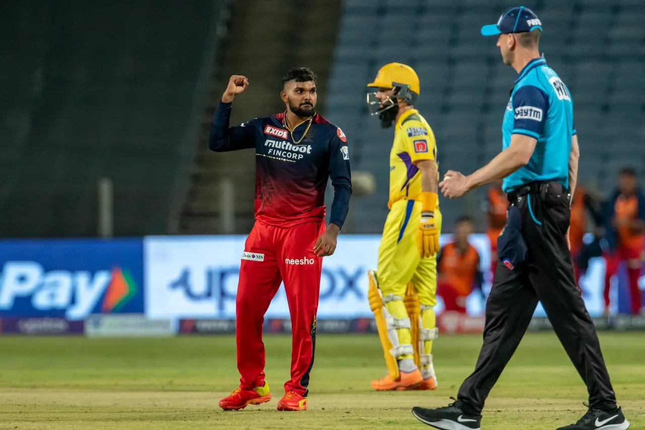 IPL 2022, RCB vs CSK: मोईन अली की इस बड़ी गलती के कारण 6 रनों से हारी चेन्नई सुपर किंग्स, आरसीबी ने तोड़ा हार का क्रम