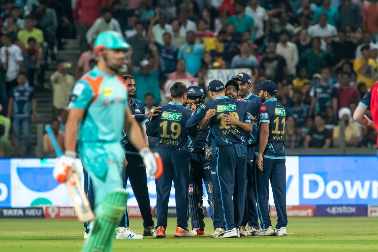 IPL 2022, LSG vs GT: गुजरात टाइटंस ने एकतरफा मुकाबले में लखनऊ को 62 रनों से हराया, राशिद खान बने टीम के हीरो