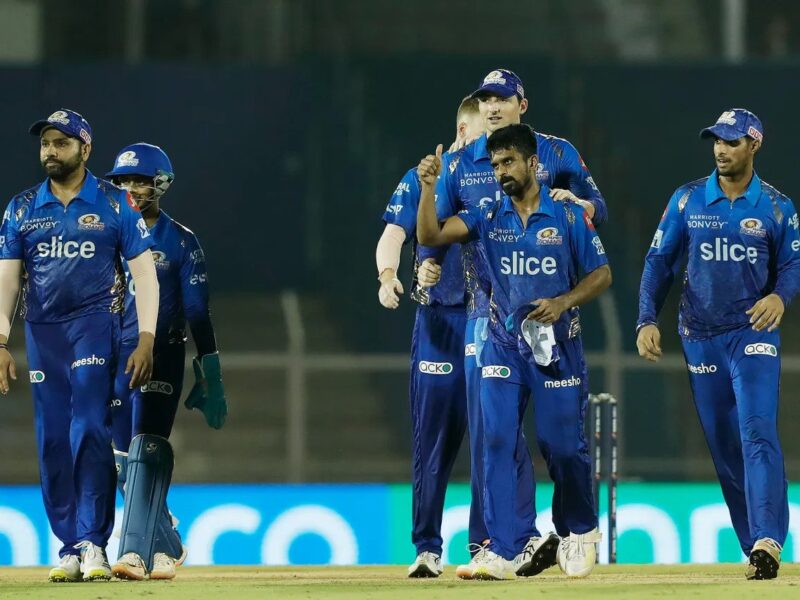 IPL 2022, MI vs GT: डेनियल सैम्स की शानदार गेंदबाजी के दम पर 5 रनों से जीती मुंबई इंडियंस, लगातार दूसरा मैच हारी गुजरात टाइटंस