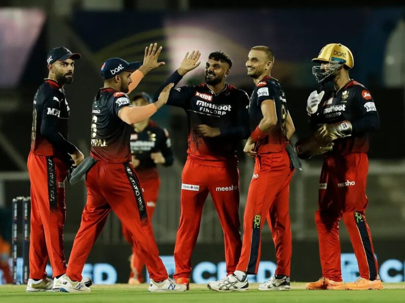IPL 2022, RCB vs PBKS: वानिंदु हसरंगा ने पर्पल कैप की रेस में चहल को छोड़ा पीछे, शिखर धवन दे रहे हैं जोस बटलर को चुनौती