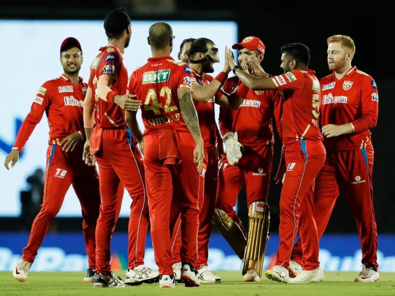 IPL 2022, RCB vs PBKS: पंजाब किंग्स ने आरसीबी को 54 रनों से हराकर प्लेऑफ की उम्मीदें जिंदा रखीं, बैंगलोर के बल्लेबाज हुए फेल
