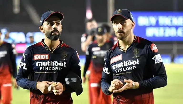 IPL 2022, RCB vs GT: महामुकाबले में रॉयल चैलेंजर्स बैंगलोर कर सकती है 3 बड़े बदलाव, फाफ डु प्लेसिस लेंगे बड़ा फैसला