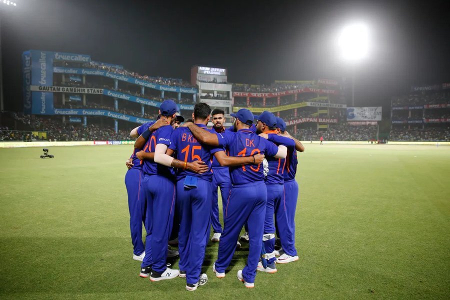 IND vs RSA: दूसरे मैच में भारत की सेम प्लेइंग 11 देखकर भड़क उठे फैंस, सोशल मीडिया में जमकर उतार रहे हैं अपना गुस्सा