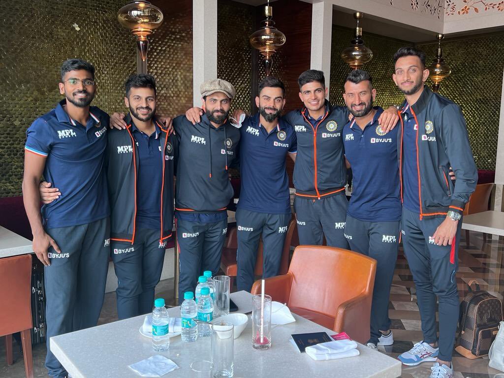 IND vs ENG: रोहित शर्मा के बिना इंग्लैंड रवाना हुई भारतीय टीम, सोशल मीडिया में फैंस ने दिए मजेदार रिएक्शन