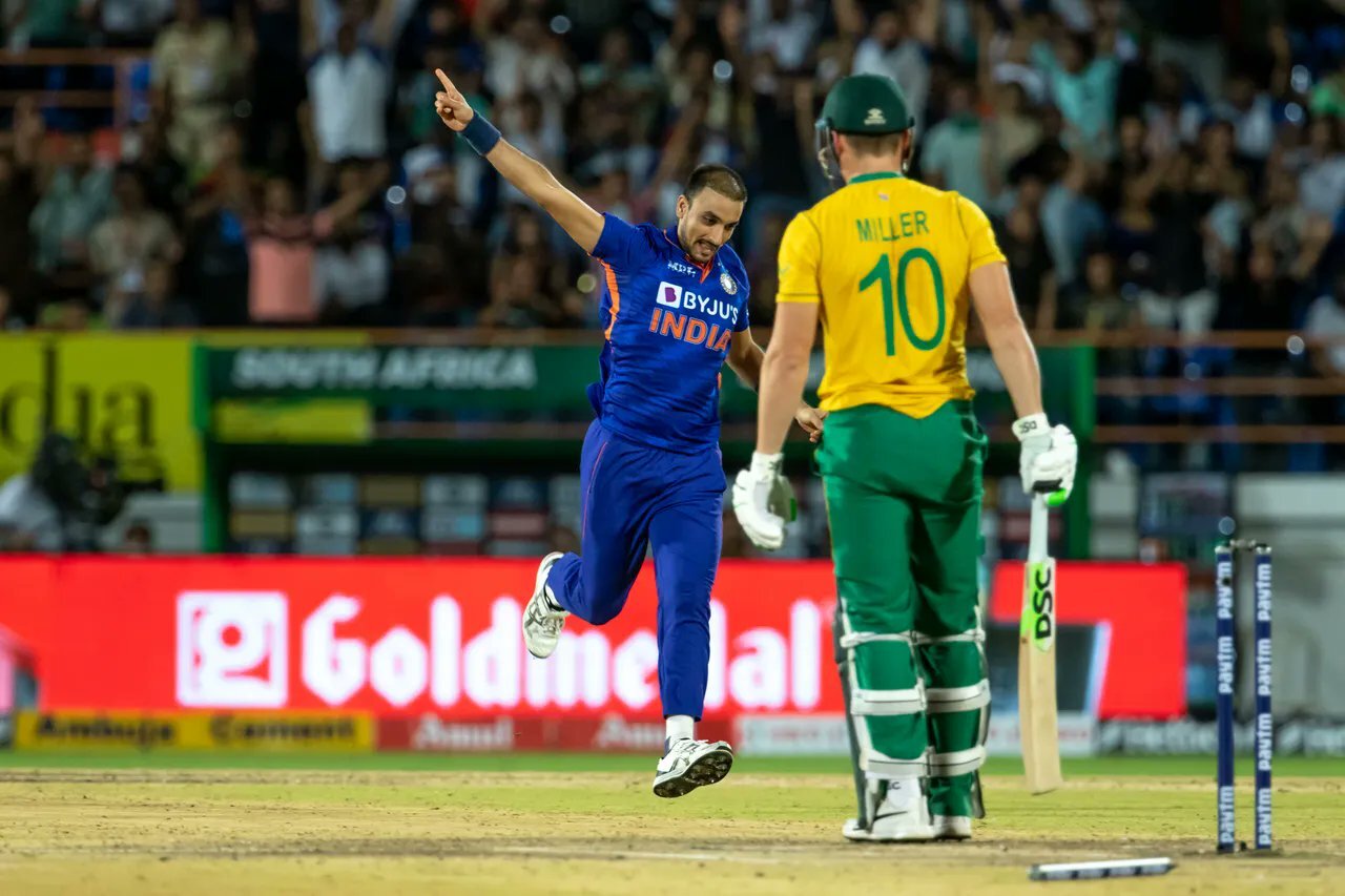IND vs SA: आवेश खान और हर्षल पटेल ने आज लूट ली पूरी महफिल, सोशल मीडिया में फैंस ने जमकर लुटाया प्यार