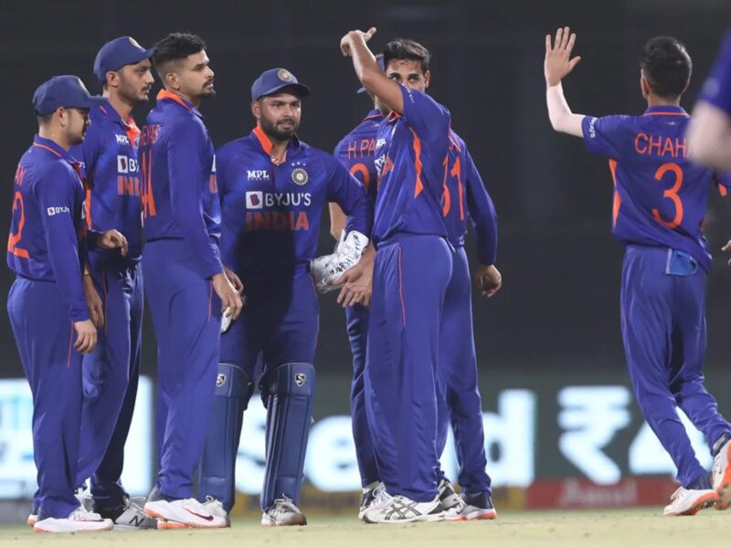 IND vs SA: टीम इंडिया के ये 3 खिलाड़ी जिनपर अब दूसरे टी20 मैच में लटकी तलवार, प्लेइंग 11 से किये जायेंगे बाहर