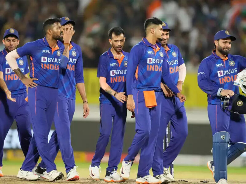 भारतीय टीम में ये 3 खिलाड़ी जल्द ही कर सकते हैं ऋषभ पंत को रिप्लेस, दूसरा नंबर का खिलाड़ी हैं प्रबल दावेदार