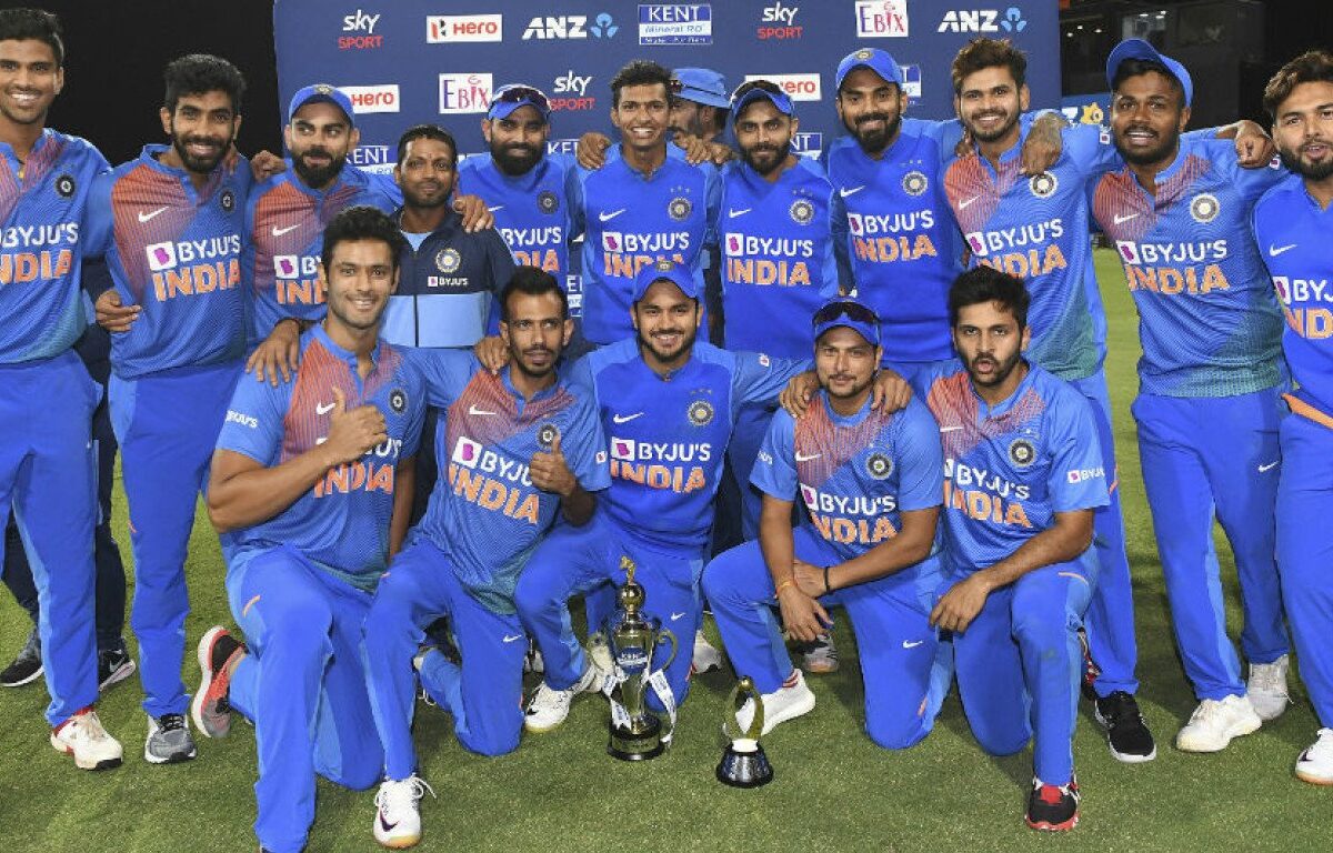 भारतीय टीम का यह खिलाड़ी जल्द सुना सकता हैं अपने संन्यास की खबर, 6 साल नहीं मिला एक भी मौका, बंद हो चुके हैं सभी दरवाजे