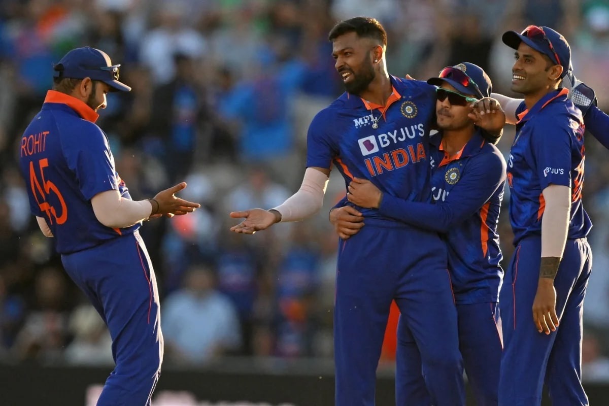 युवराज सिंह को पीछे कर Hardik Pandya ने बनाया रिकॉर्ड, बने ऐसा करने वाले पहले भारतीय