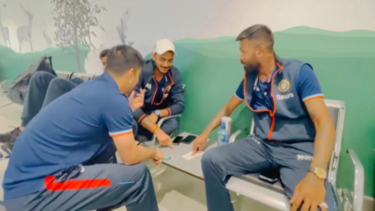 Viral video: टीम इंडिया के यह बल्लेबाज क्रिकेट छोड़कर खेलने लगे चिड़िया उड़, मैना उड़, नाम जानकर हो जाएंगे हैरान