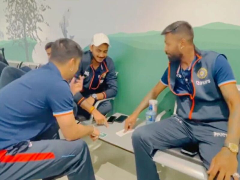 Viral video: टीम इंडिया के यह बल्लेबाज क्रिकेट छोड़कर खेलने लगे चिड़िया उड़, मैना उड़, नाम जानकर हो जाएंगे हैरान