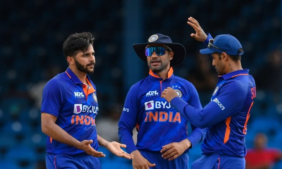 West Indies के खिलाफ वनडे सीरीज के पहले मैच में बने बड़े 10 रिकॉर्ड, धवन और श्रेयस अय्यर ने कर दिखाया कमाल