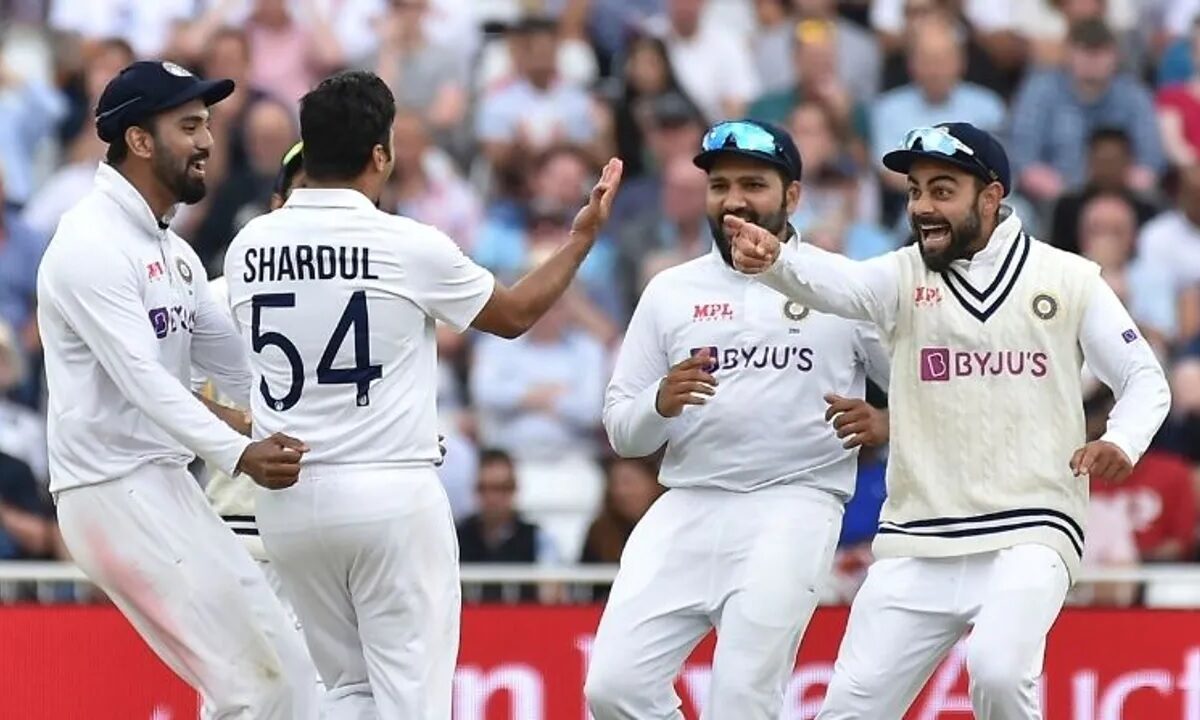 Virat Kohli पर 'छमिया' वाले कमेंट के बाद, वीरेंद्र सहवाग की लड़की के गेट-अप में पुरानी तस्वीर हुई वायरल