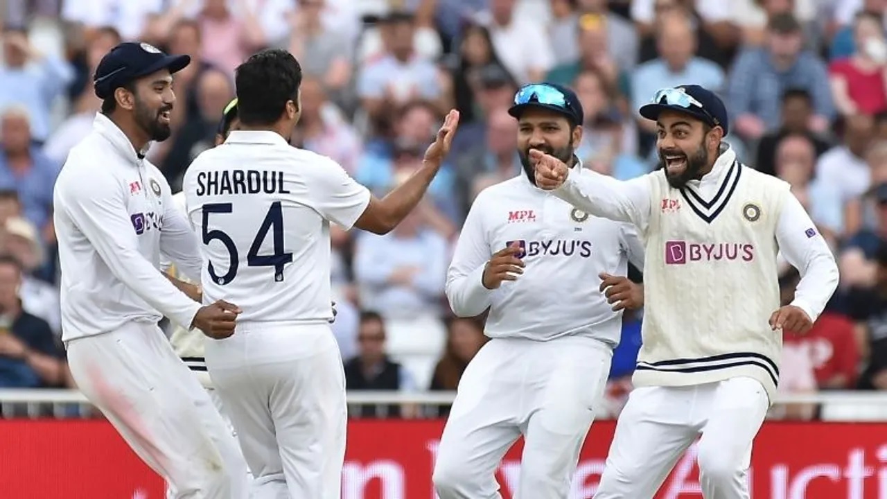 Virat Kohli पर 'छमिया' वाले कमेंट के बाद, वीरेंद्र सहवाग की लड़की के गेट-अप में पुरानी तस्वीर हुई वायरल