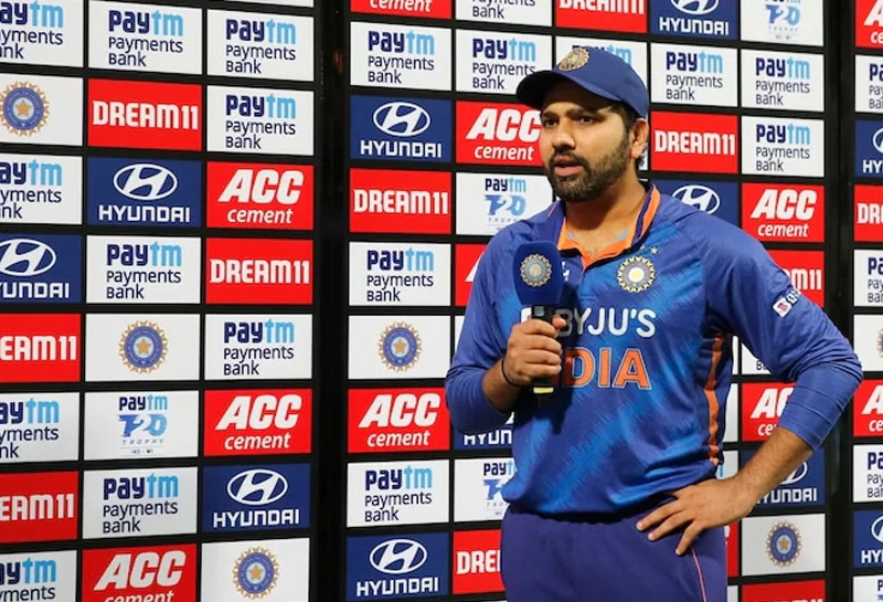 IND vs ENG: इंग्लैंड में टी20 सीरीज जीतने के बाद कप्तान रोहित शर्मा ने बाहर बैठे प्लेयर्स के बारे में कहा 'मैं वापस जाऊंगा और कोच से...'