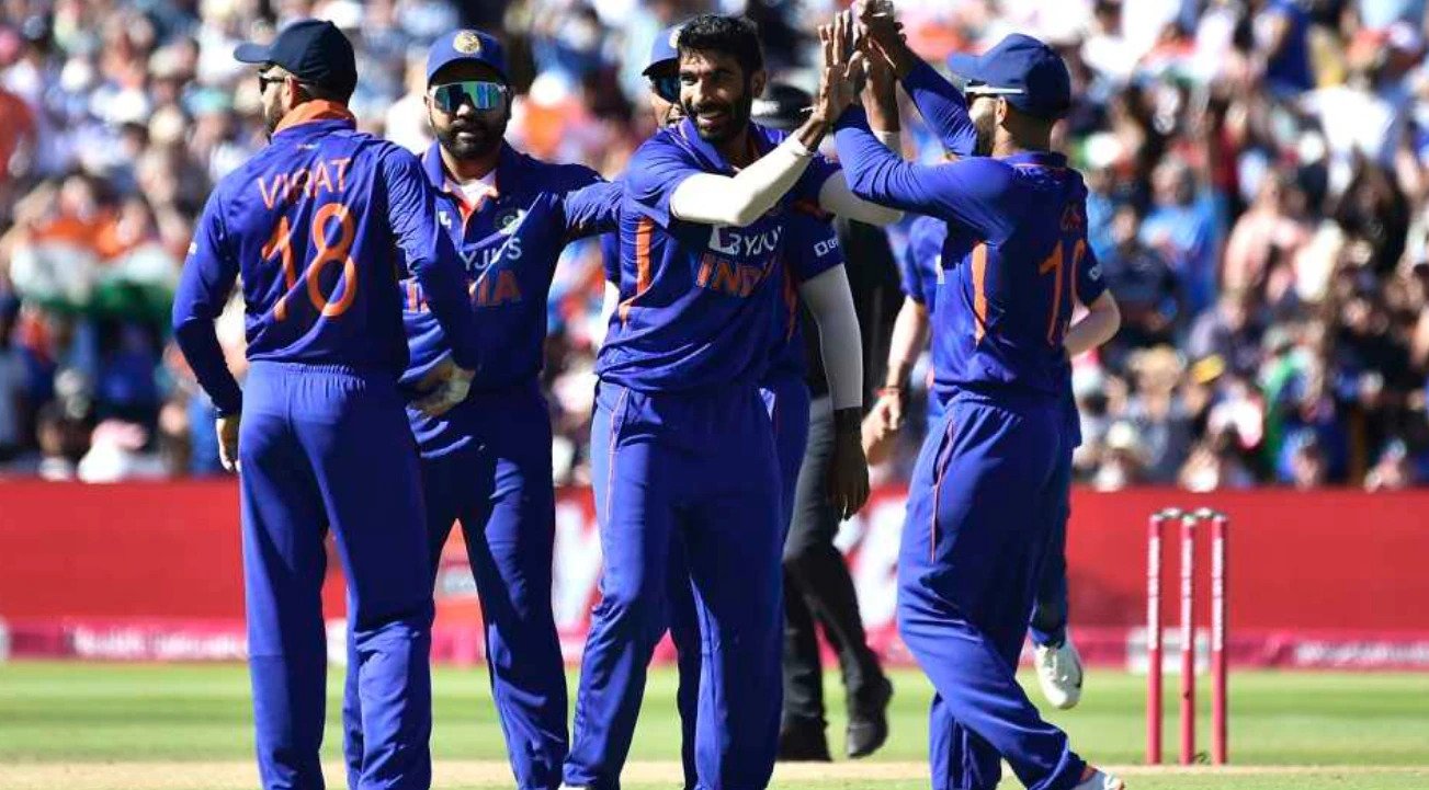 IND vs ENG: इंग्लैंड के खिलाफ वनडे सीरीज से पहले लगा बड़ा झटका, दिग्गज खिलाड़ी हो गया टीम से बाहर