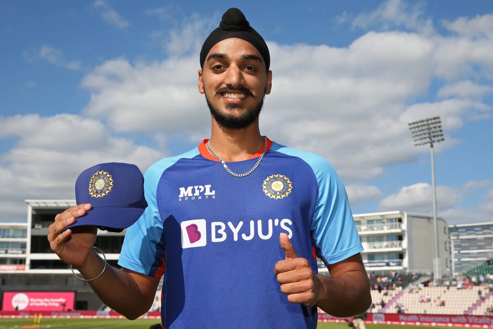 टी20 वर्ल्ड कप में शानदार गेंदबाजी कर रहे हैं अर्शदीप सिंह, भुवनेश्वर कुमार को दिया अपनी सफलता का श्रेय