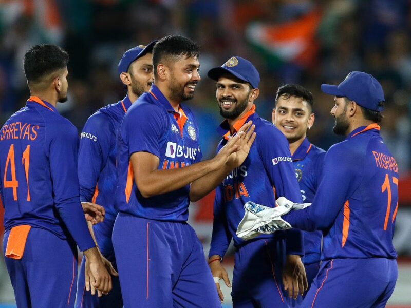 IND vs WI: वेस्टइंडीज दौरे पर टीम इंडिया के वो 3 खिलाड़ी जिन्हें नहीं मिलेगा प्लेइंग 11 में मौका, सिर्फ पानी पिलाते हुए आएंगे नज़र