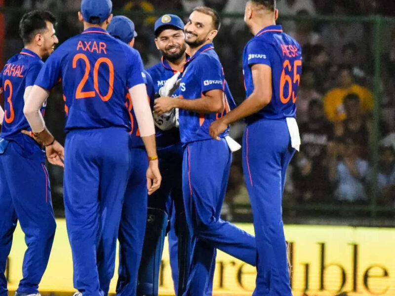 IND vs WI: वेस्टइंडीज दौरे पर इन 3 खिलाड़ियों को करना होगा शानदार प्रदर्शन, वर्ना खत्म हो जाएगा करियर