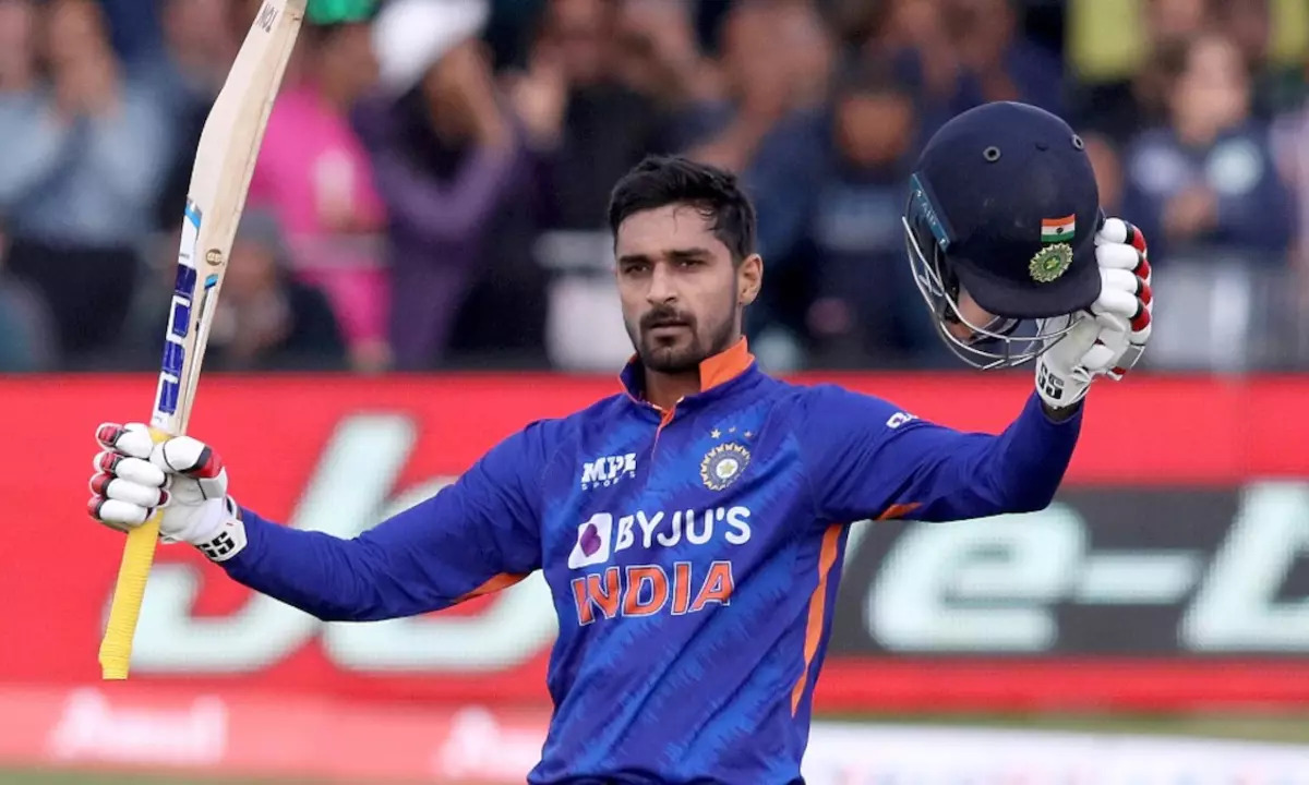 IND vs WI: दीपक हुड्डा को प्लेइंग 11 में ना देखकर फैंस ने जमकर जाहिर की नाराजगी, मैनेजमेंट के ऊपर फैंस ने लगा दिया गंदी पॉलिटिक्स का इल्जाम
