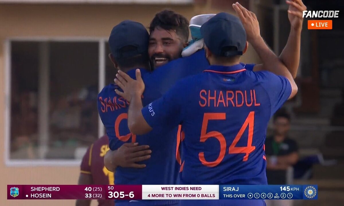 IND vs WI: मोहम्मद सिराज ने 3 रनों की जीत में निभाई सबसे बड़ी भूमिका, सोशल मीडिया में फैंस ने जमकर लुटाया प्यार